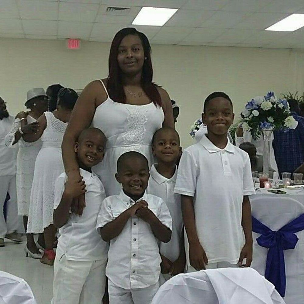 Meet your Posher, Moneki